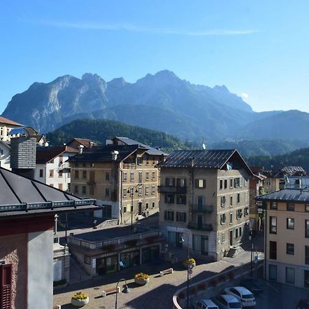 Lozzo Di Cadore - Dolomiti - Piazza IV Novembre Lozzo Cadore Exterior photo